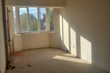 2-к квартира, 68 м², 1/9 эт.