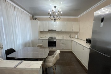 2-к квартира, 77 м², 5/6 эт.