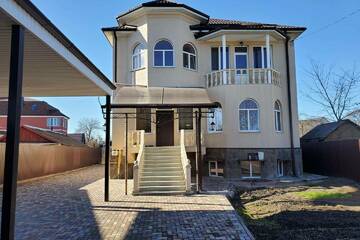 Дом, 363,7 м², 3 эт.
