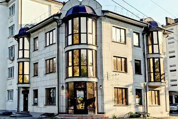Отдельно стоящее здание, 740,4 м²