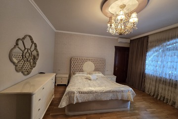 3-к квартира, 206 м², 1/2 эт.