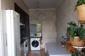 2-к квартира, 62 м², 1/3 эт.