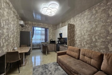 2-к квартира, 84 м², 1/3 эт.