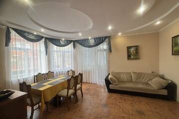 3-к квартира, 164,7 м², 2/4 эт.