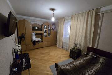 2-к квартира, 42 м², 2/3 эт.