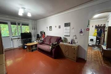 4-к квартира, 58 м², 2/2 эт.