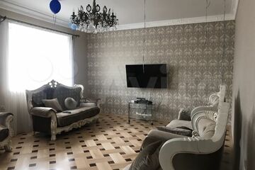 Дом, 300 м², 3 эт.
