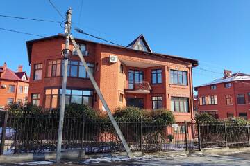 2-к квартира, 70 м², 1/3 эт.