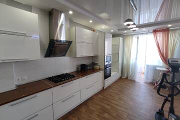3-к квартира, 106 м², 4/6 эт.