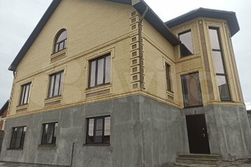Дом, 260 м², 3 эт.
