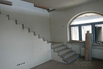 Дом, 520 м², 3 эт.