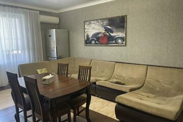 2-к квартира, 72 м², 3/3 эт.